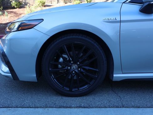 Used 2021 Toyota Camry XSE image 11