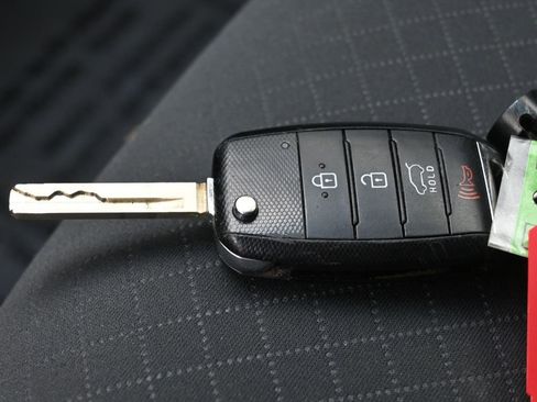 Used 2017 Kia Sorento AWD image 27