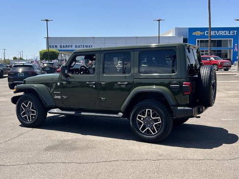 Used 2024 Jeep Wrangler Unlimited Sahara AWD/4WD image 3