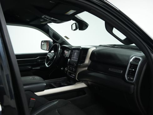 Used 2019 RAM 1500 Laramie w/ Sport Appearance Package image 17