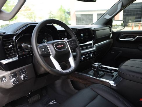 Used 2025 GMC Sierra 1500 SLT w/ SLT Premium Plus Package AWD/4WD image 11
