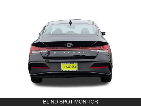 Used 2024 Hyundai Elantra SEL FWD image 9
