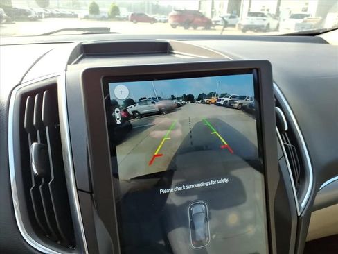 Used 2021 Ford Edge Titanium w/ Equipment Group 301A AWD/4WD image 15