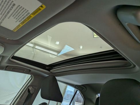 Used 2020 Toyota Camry LE w/ Sunroof Package image 16