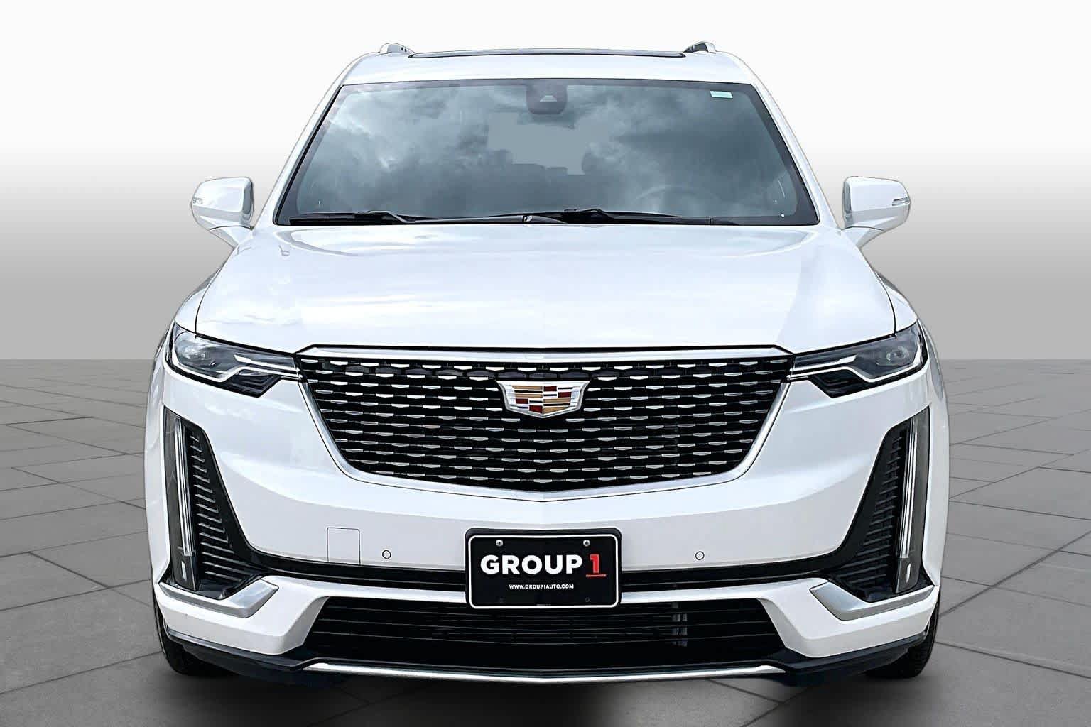 Used 2025 Cadillac XT6 Premium Luxury FWD image 4