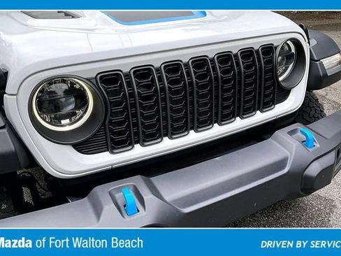 Used 2024 Jeep Wrangler Unlimited Rubicon 4xe AWD/4WD image 33