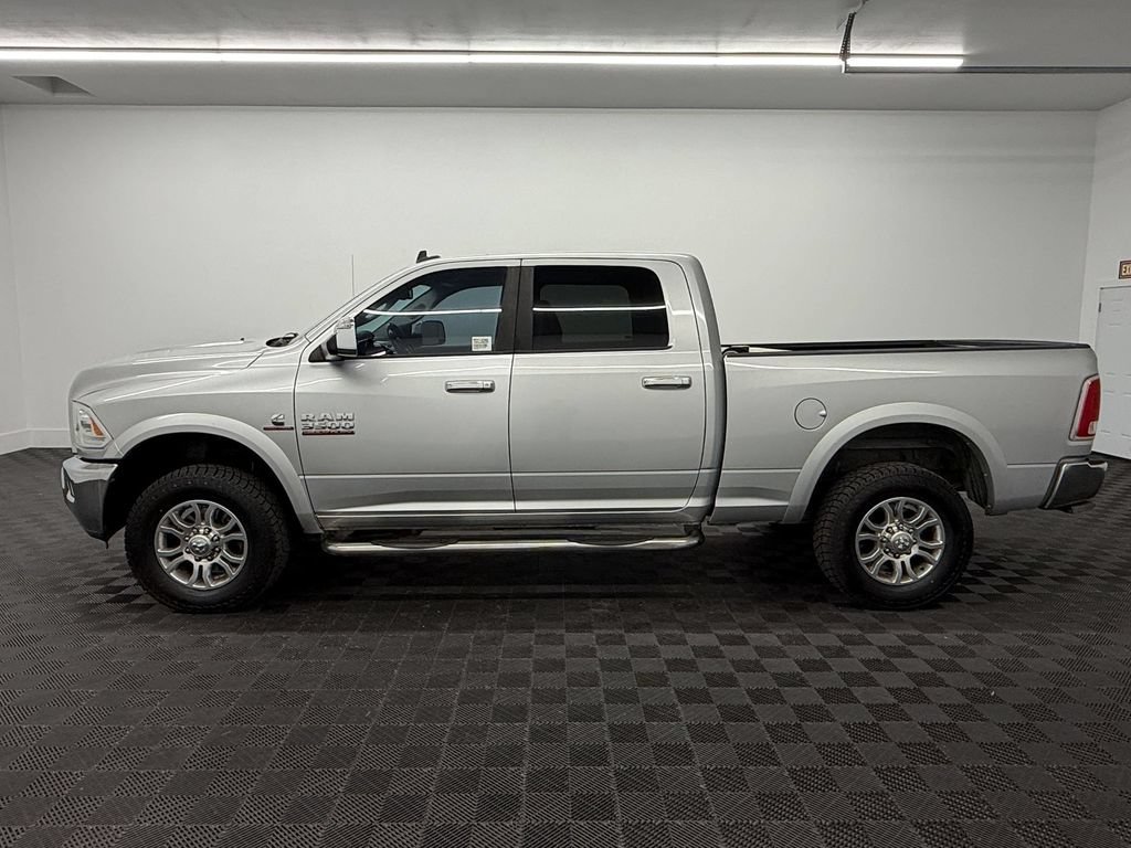 Used 2014 RAM 3500 Laramie w/ Convenience Group AWD/4WD image 2