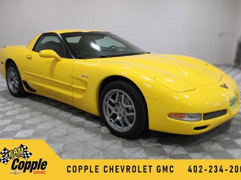 Used 2002 Chevrolet Corvette Z06 w/ Memory Pkg RWD image 1
