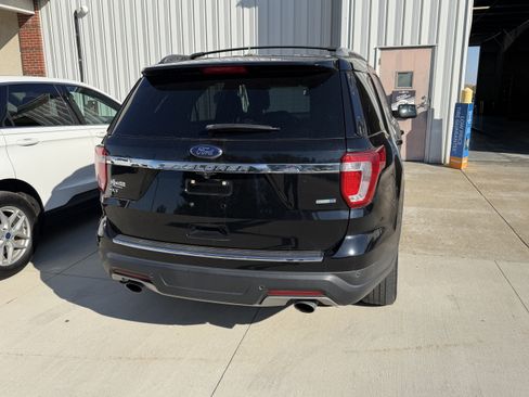 Used 2018 Ford Explorer XLT w/ Equipment Group 201A image 8