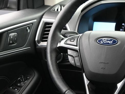 Used 2024 Ford Edge Titanium image 27