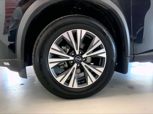 Used 2023 Nissan Rogue SV AWD/4WD image 7