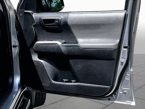 Used 2021 Toyota Tacoma SR5 RWD image 27