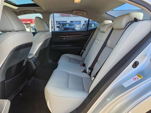 Used 2015 Lexus ES 350 w/ Premium Package image 12