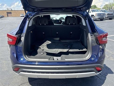 Used 2024 Chevrolet Trax LT w/ Driver Confidence Package FWD image 24