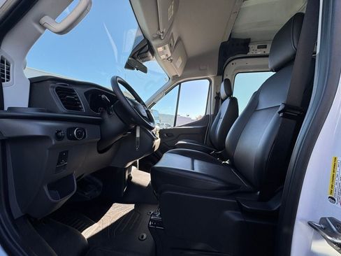 New 2025 Ford Transit 250 148 Medium Roof image 13