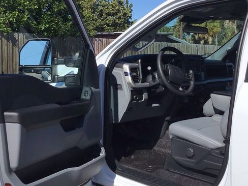 New 2026 Ford F550 4x4 Regular Cab Super Duty image 9