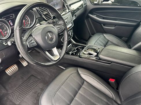 Used 2019 Mercedes-Benz GLE 400 4MATIC image 10