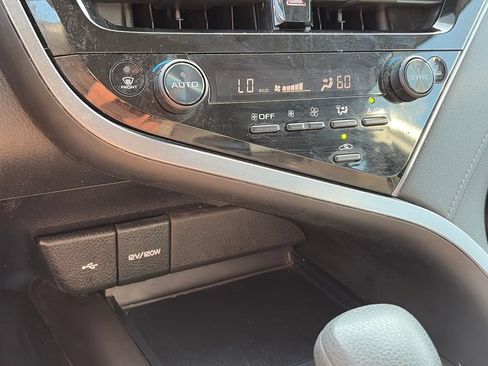 Used 2022 Toyota Camry LE w/ Convenience Package FWD image 21