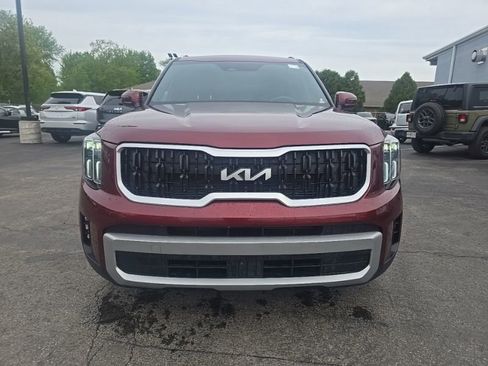 Used 2023 Kia Telluride EX w/ EX Captain's Chair Package AWD/4WD image 2