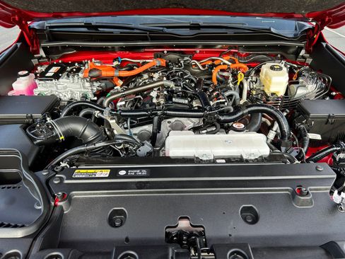 Certified 2025 Toyota 4Runner 4WD image 29