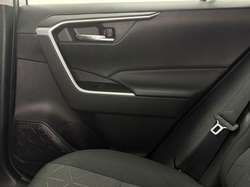 Used 2022 Toyota RAV4 XLE w/ Convenience Package FWD image 33