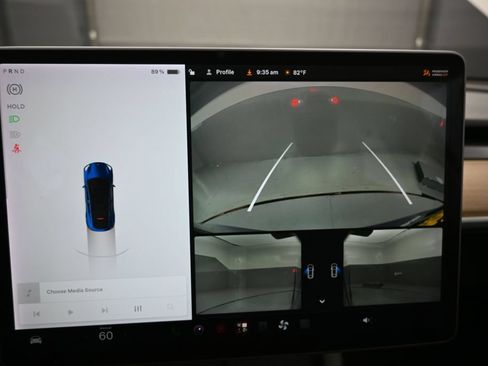 Used 2021 Tesla Model Y Long Range AWD/4WD image 23
