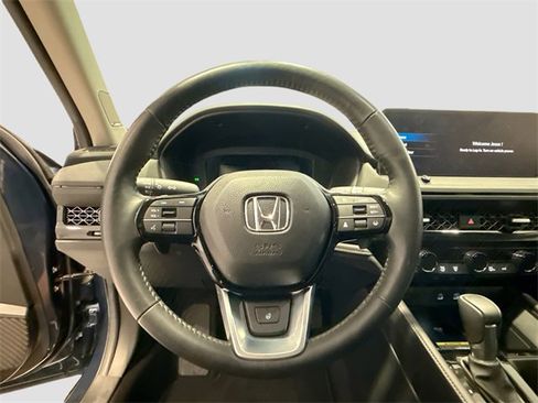 Used 2025 Honda Accord Touring image 10