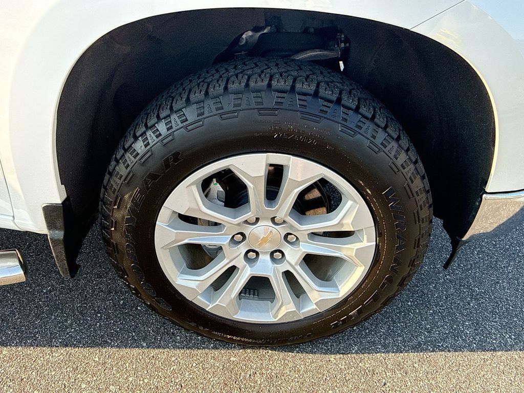 Used 2022 Chevrolet Silverado 1500 LTZ AWD/4WD image 28