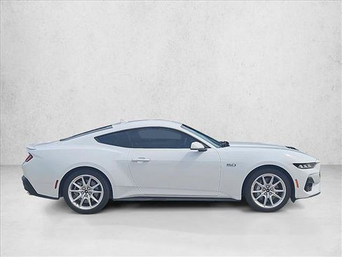 Used 2024 Ford Mustang GT Premium RWD image 4