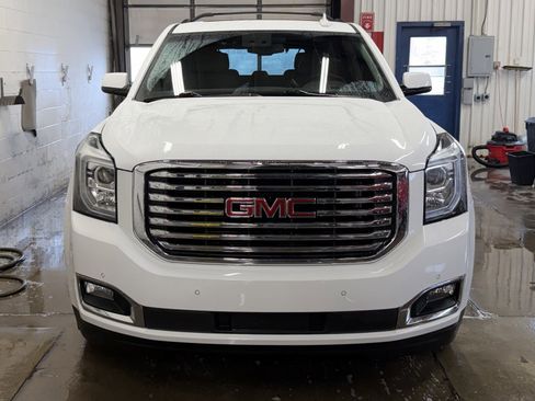 Used 2018 GMC Yukon SLT w/ Premium Edition image 2