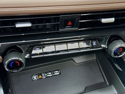 Used 2025 Chevrolet Tahoe High Country image 18