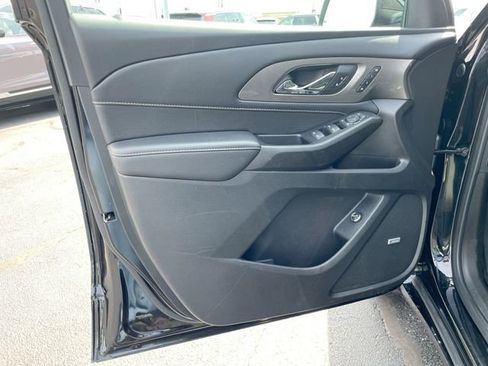 Used 2022 Chevrolet Traverse Premier image 9