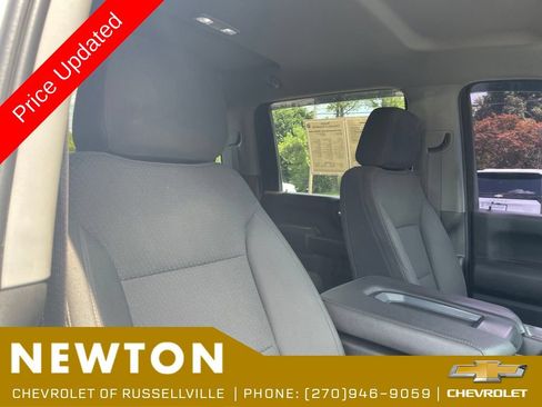 Used 2022 Chevrolet Silverado 2500 Custom w/ Custom Value Package AWD/4WD image 21