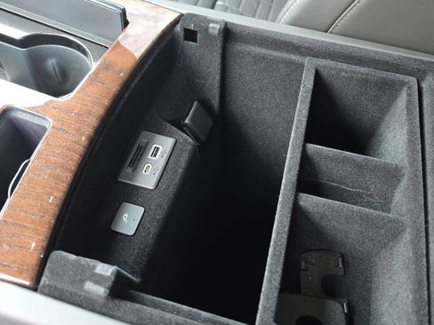 Certified 2022 Cadillac Escalade ESV Sport Platinum image 37