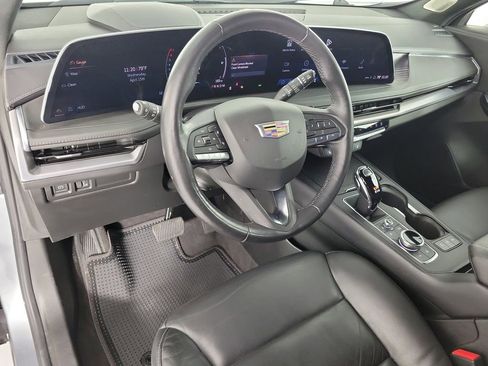 Used 2024 Cadillac XT4 Premium Luxury w/ Active Safety Package FWD image 17