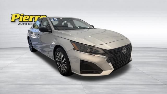 Used 2025 Nissan Altima 2.5 SV FWD image 6