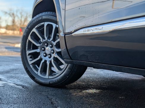 Used 2022 GMC Acadia Denali w/ Denali Ultimate Package image 8