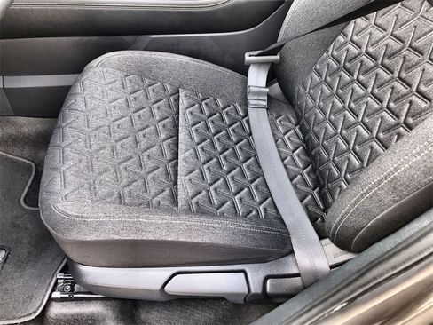 Certified 2025 Nissan Kicks SV image 12