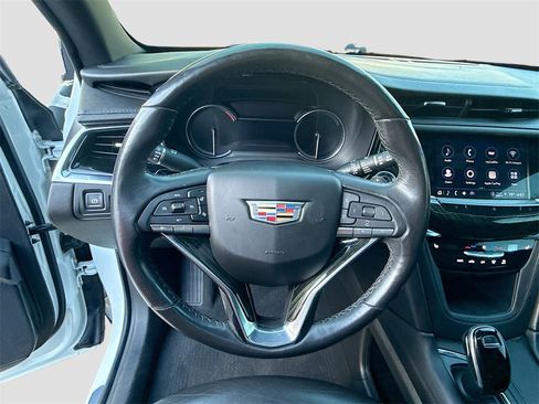 Used 2021 Cadillac XT6 Premium Luxury image 12