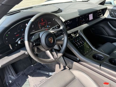 Used 2022 Porsche Taycan RWD image 10