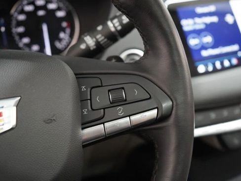 Used 2023 Cadillac XT4 Luxury w/ Cold Weather Package AWD/4WD image 23