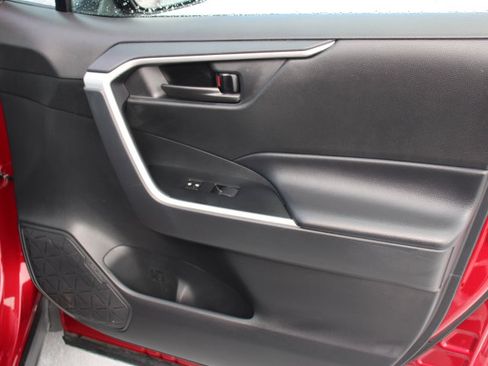 Certified 2025 Toyota RAV4 LE image 18