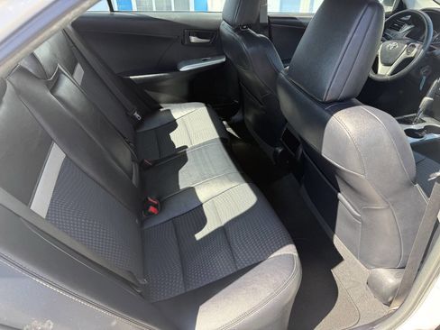 Used 2014 Toyota Camry SE image 16