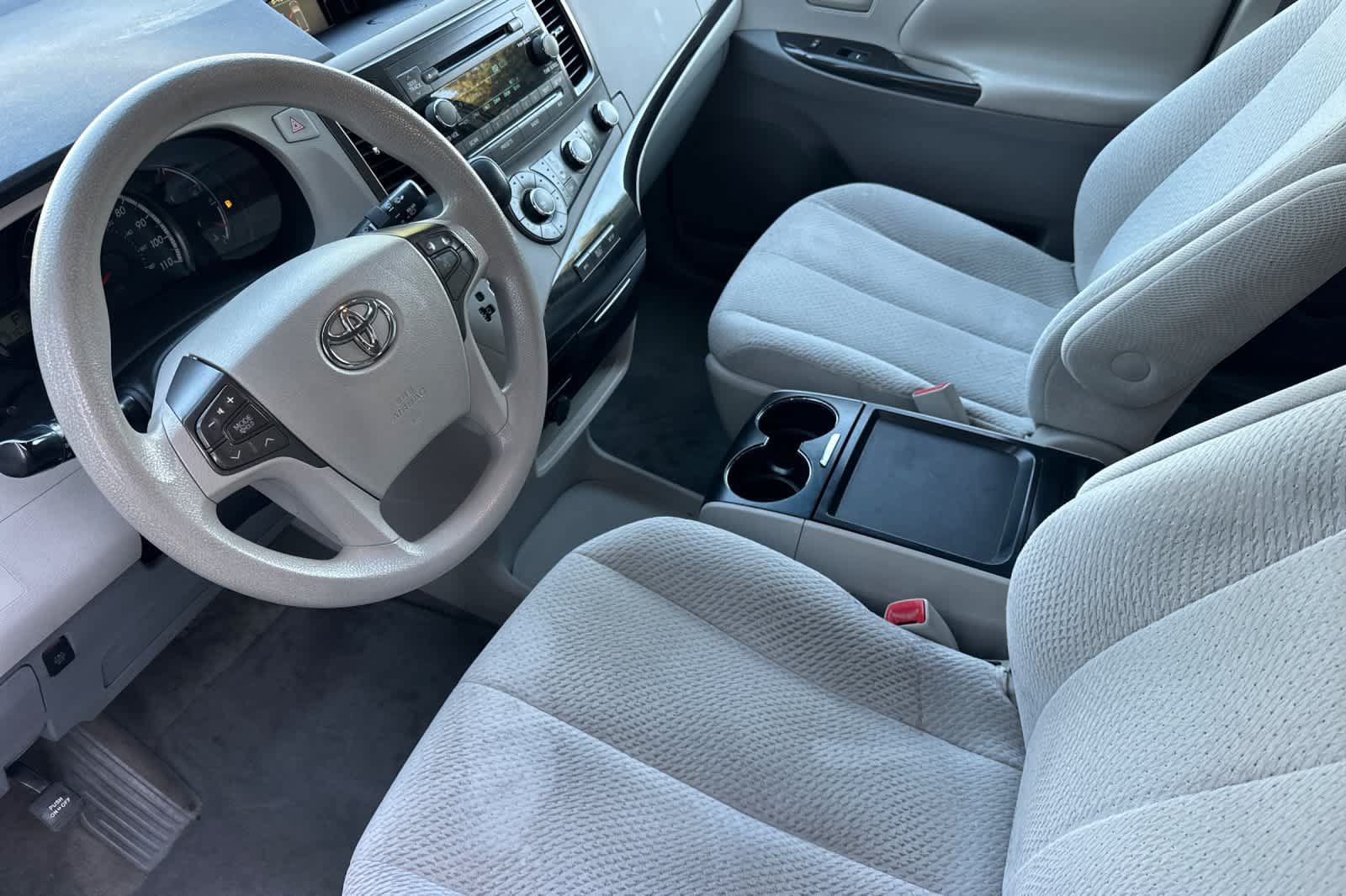 Used 2011 Toyota Sienna LE FWD image 14