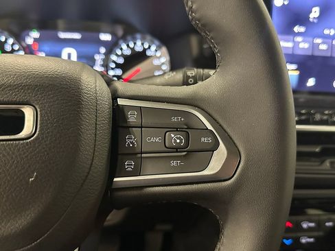 Used 2026 Jeep Compass Limited AWD/4WD image 37