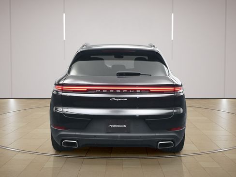 Certified 2025 Porsche Cayenne AWD/4WD image 21