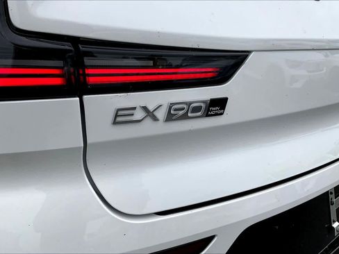 New 2025 Volvo EX90 Plus w/ Protection Package Premier image 26