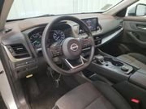 Used 2023 Nissan Rogue SV image 4