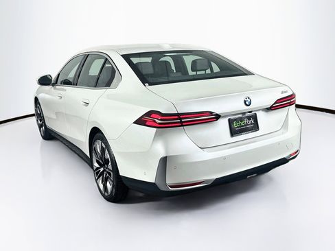 Used 2024 BMW 530i w/ Premium Package RWD image 5
