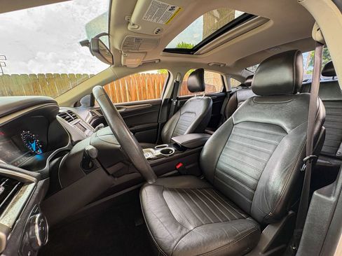 Used 2014 Ford Fusion SE w/ Equipment Group 202A FWD image 24